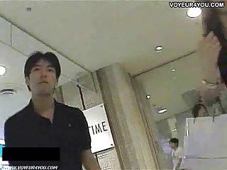 Skaistas meitenes valkā mini svārki skaistas meitenes