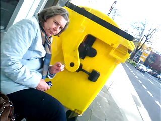 Mirgo a vecenīte, un viņa iet-mirgo skatīties krievu porno online vecāki