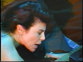 Milf puma kairina un dara lielisku orālo seksu un saņem fuck